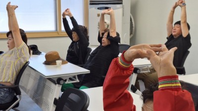 장애어르신 쉼마루 6월4일(화) 웃음치료교실